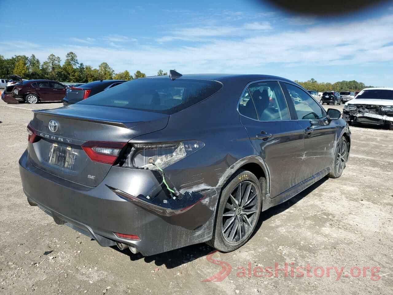 4T1G11AK4MU516664 2021 TOYOTA CAMRY