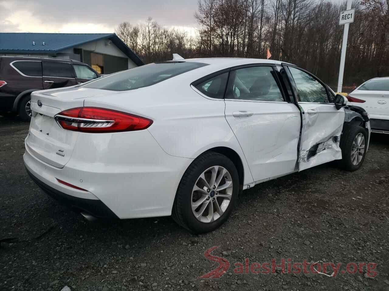 3FA6P0HD3LR135318 2020 FORD FUSION