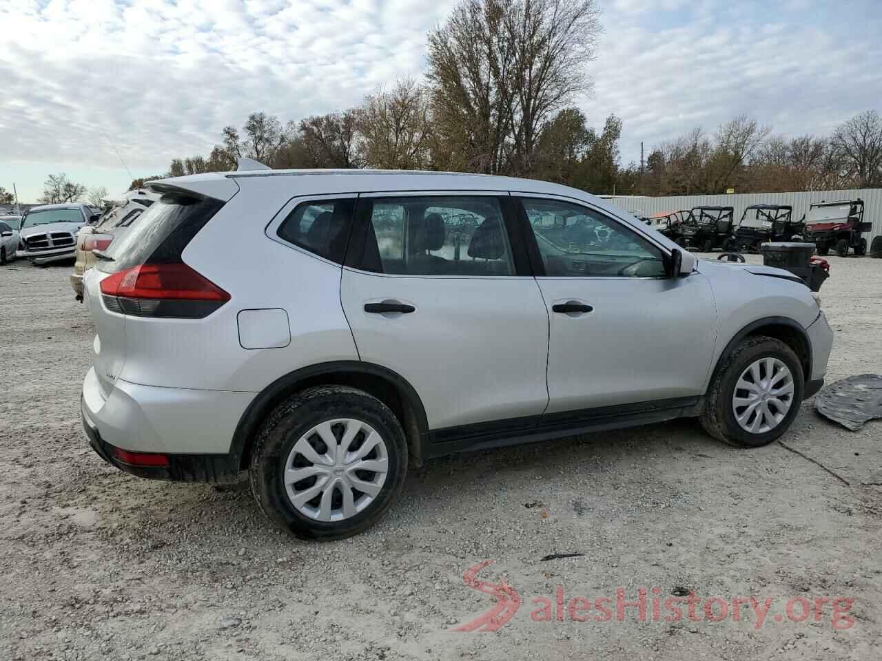 JN8AT2MV3JW300261 2018 NISSAN ROGUE