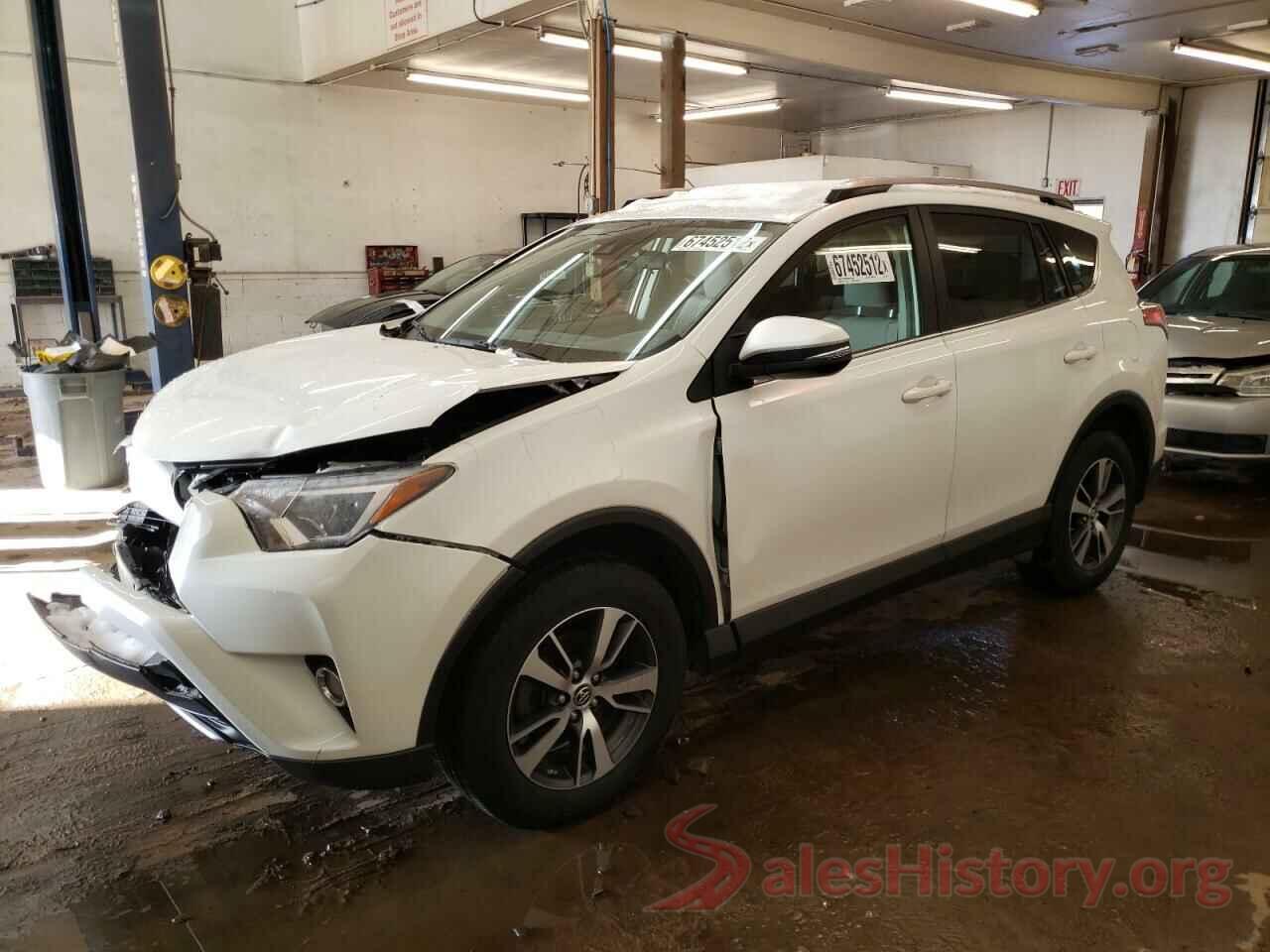 JTMRFREV2HJ154357 2017 TOYOTA RAV4