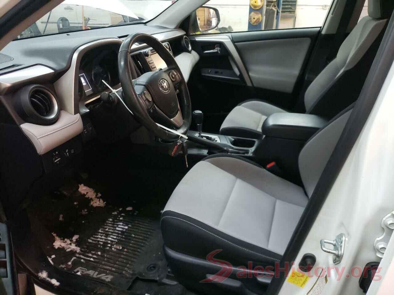 JTMRFREV2HJ154357 2017 TOYOTA RAV4