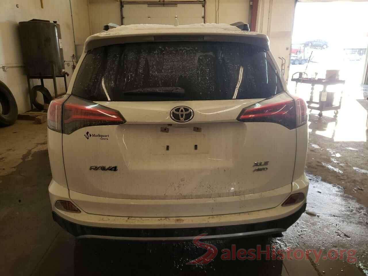 JTMRFREV2HJ154357 2017 TOYOTA RAV4