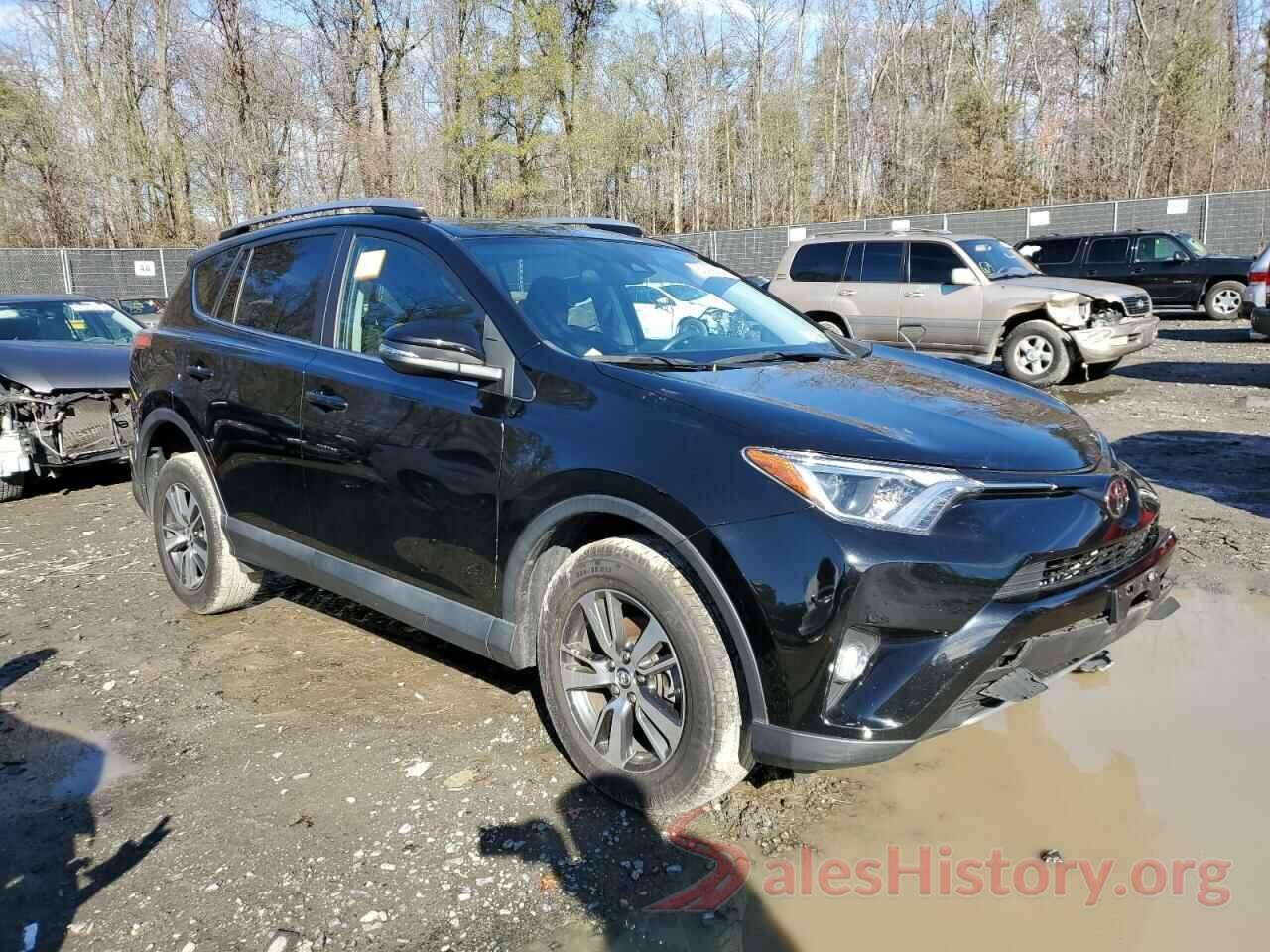 2T3RFREV3JW829740 2018 TOYOTA RAV4