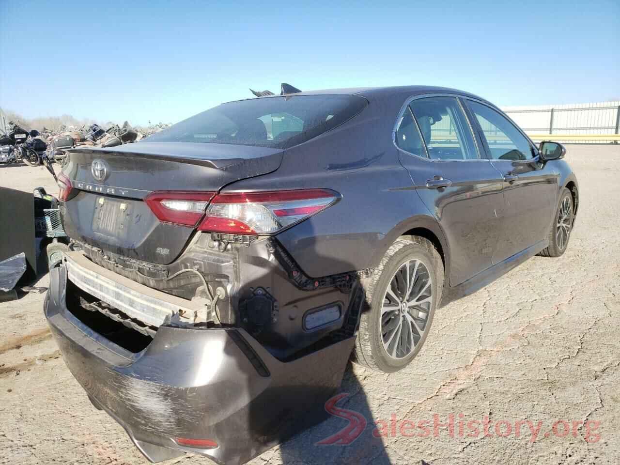 4T1B11HK3JU538683 2018 TOYOTA CAMRY