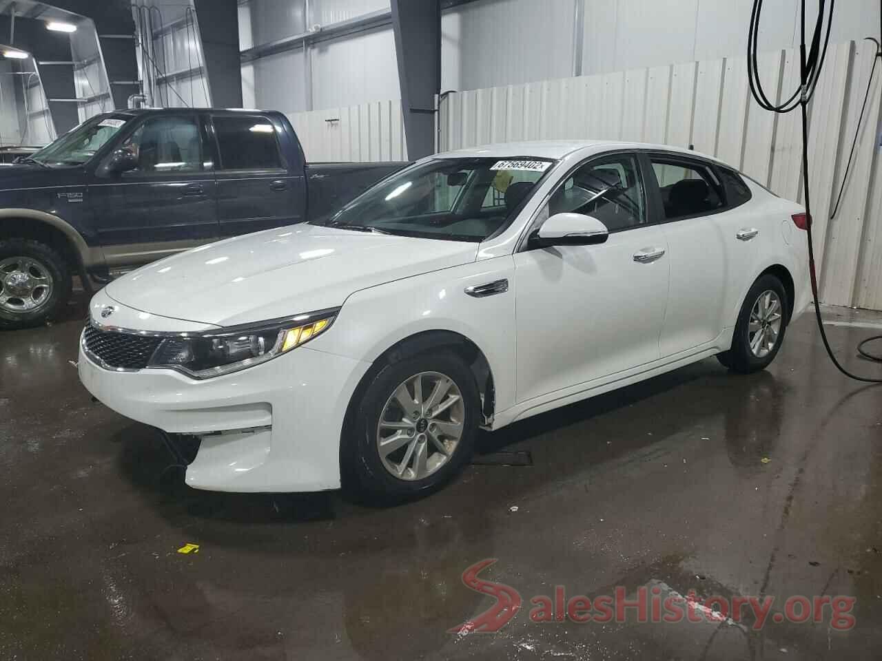 KNAGT4L3XG5105688 2016 KIA OPTIMA