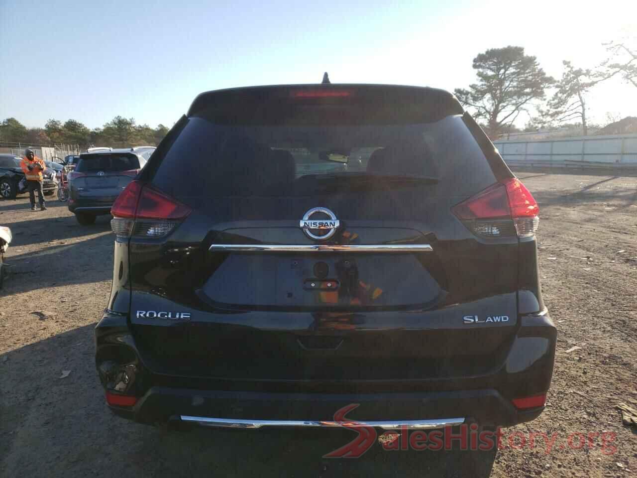 5N1AT2MV5HC806967 2017 NISSAN ROGUE