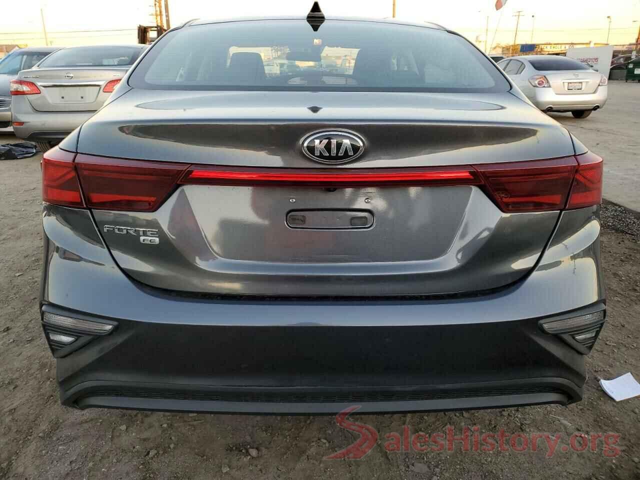 3KPF24AD8KE110334 2019 KIA FORTE