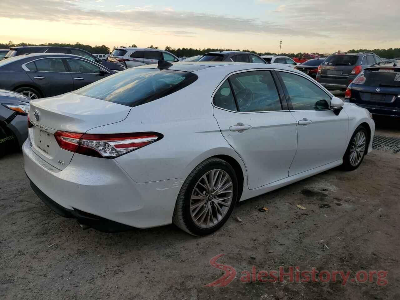 4T1B11HK7JU036825 2018 TOYOTA CAMRY