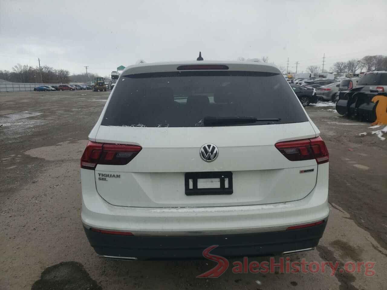 3VV4B7AX2KM059777 2019 VOLKSWAGEN TIGUAN