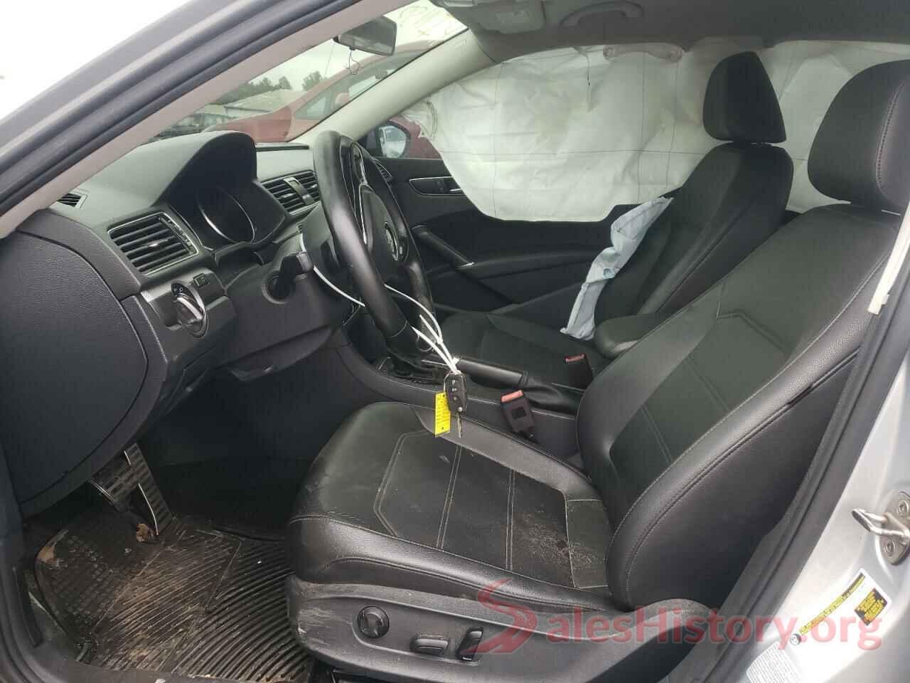 1VWAA7A36JC015621 2018 VOLKSWAGEN PASSAT