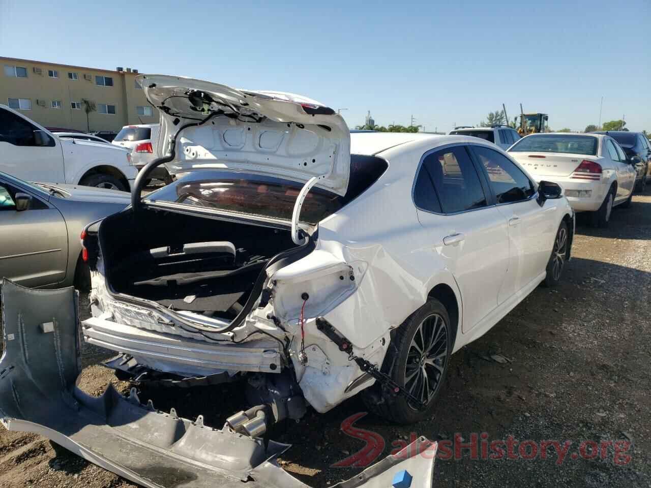 JTNB11HK2J3051724 2018 TOYOTA CAMRY