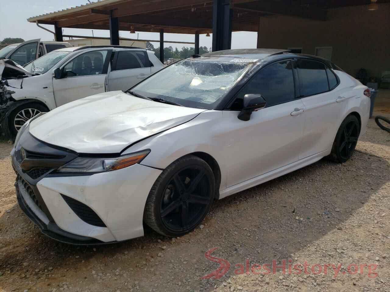 4T1BZ1HK0JU011810 2018 TOYOTA CAMRY