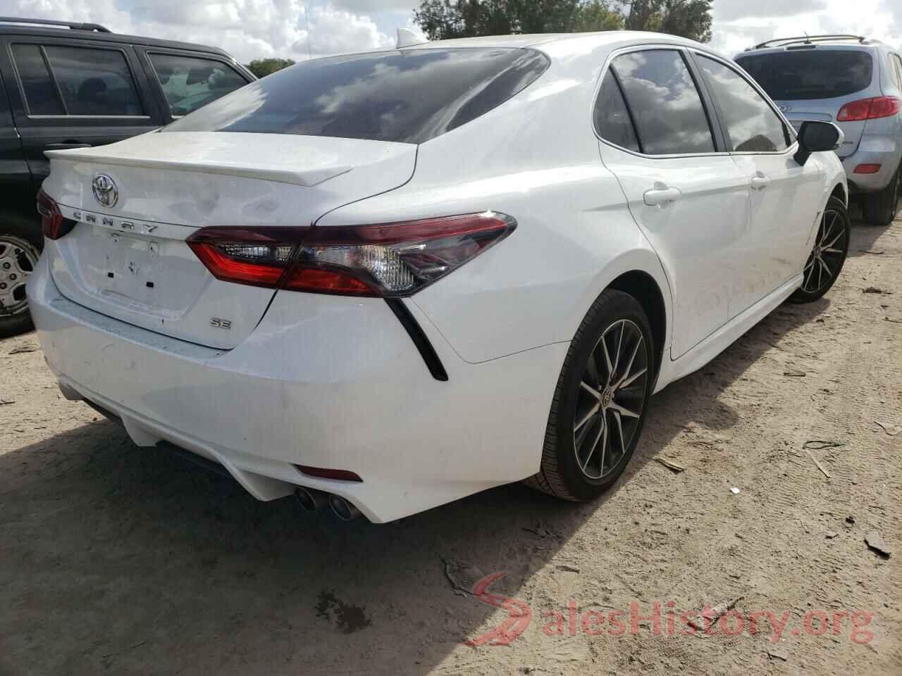 4T1T11AK2MU571208 2021 TOYOTA CAMRY