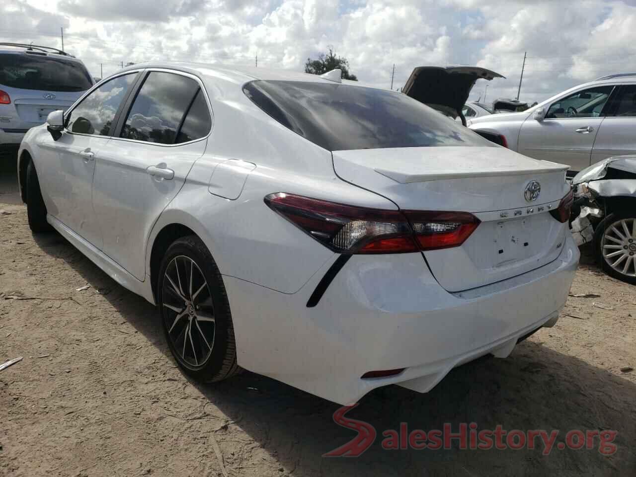 4T1T11AK2MU571208 2021 TOYOTA CAMRY