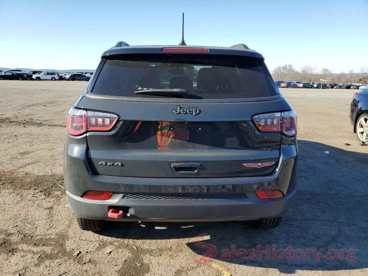 3C4NJDDB3JT143406 2018 JEEP COMPASS