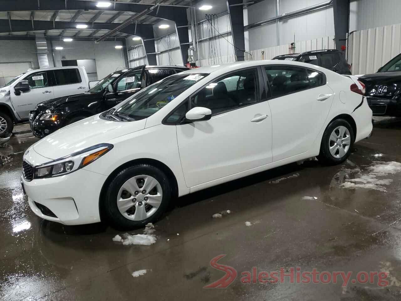 3KPFK4A75JE185226 2018 KIA FORTE