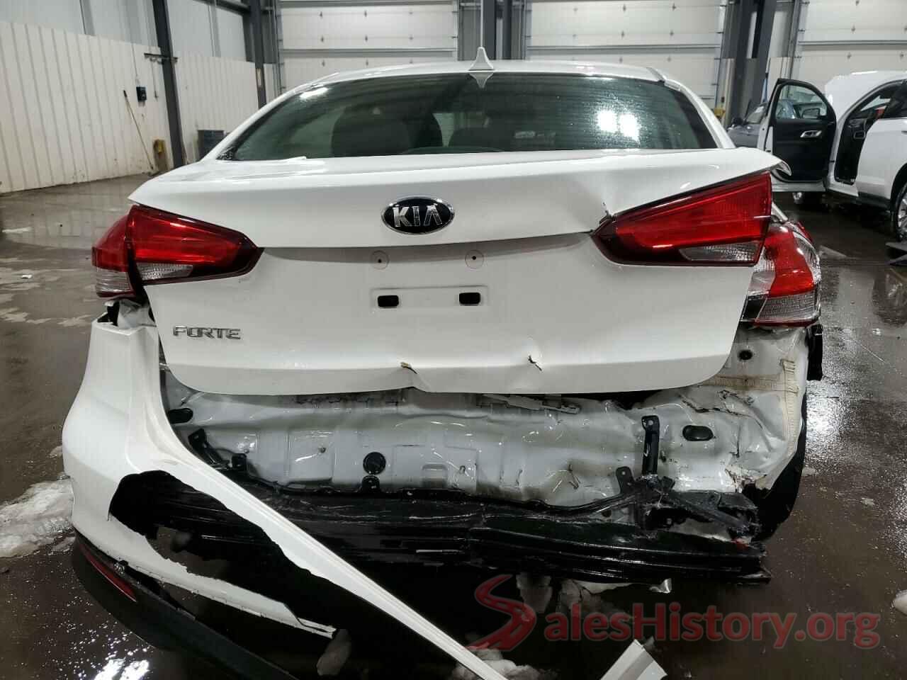 3KPFK4A75JE185226 2018 KIA FORTE