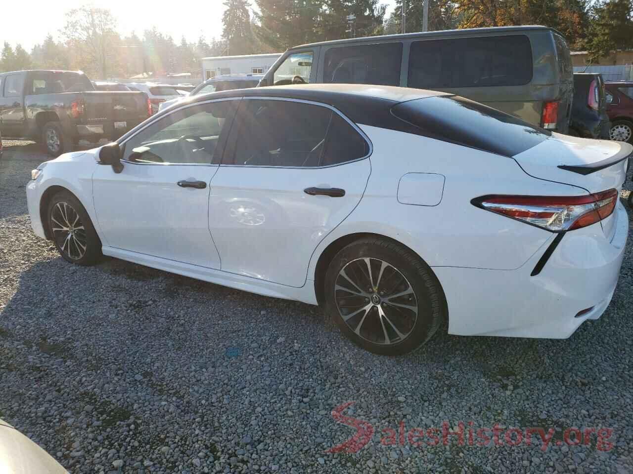 4T1B11HK3JU107938 2018 TOYOTA CAMRY