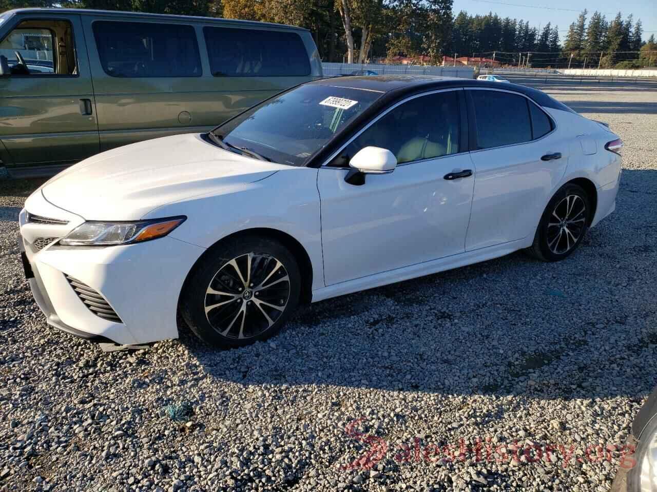 4T1B11HK3JU107938 2018 TOYOTA CAMRY