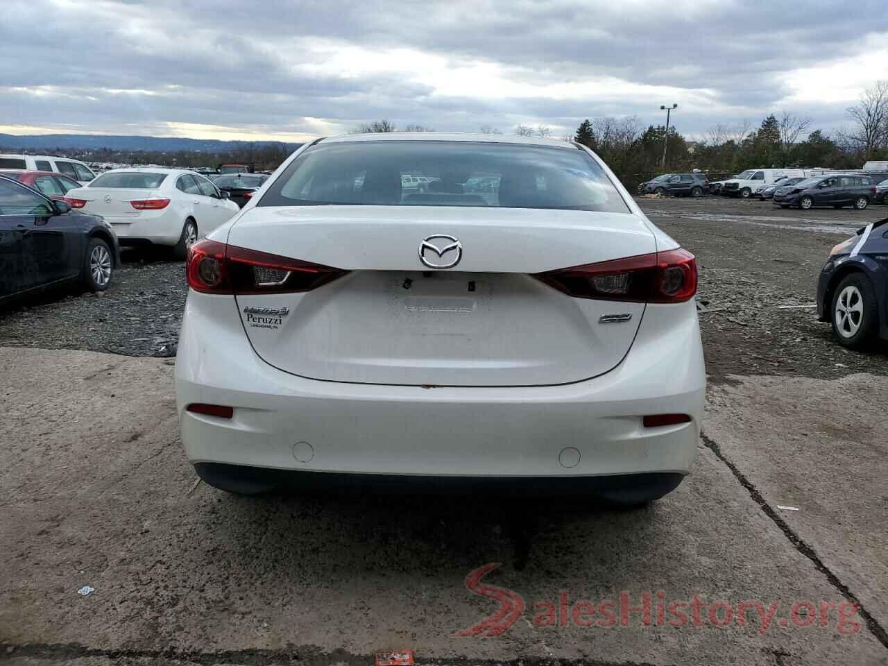 3MZBN1U74JM230675 2018 MAZDA 3