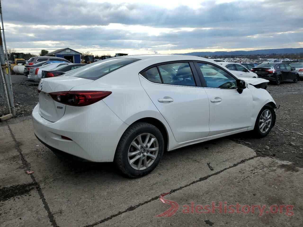 3MZBN1U74JM230675 2018 MAZDA 3