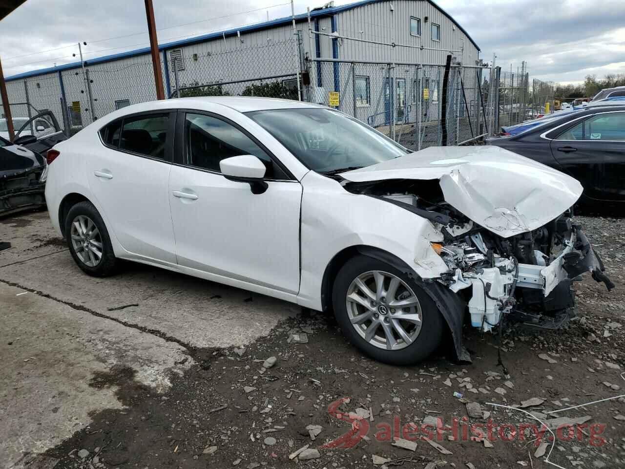 3MZBN1U74JM230675 2018 MAZDA 3