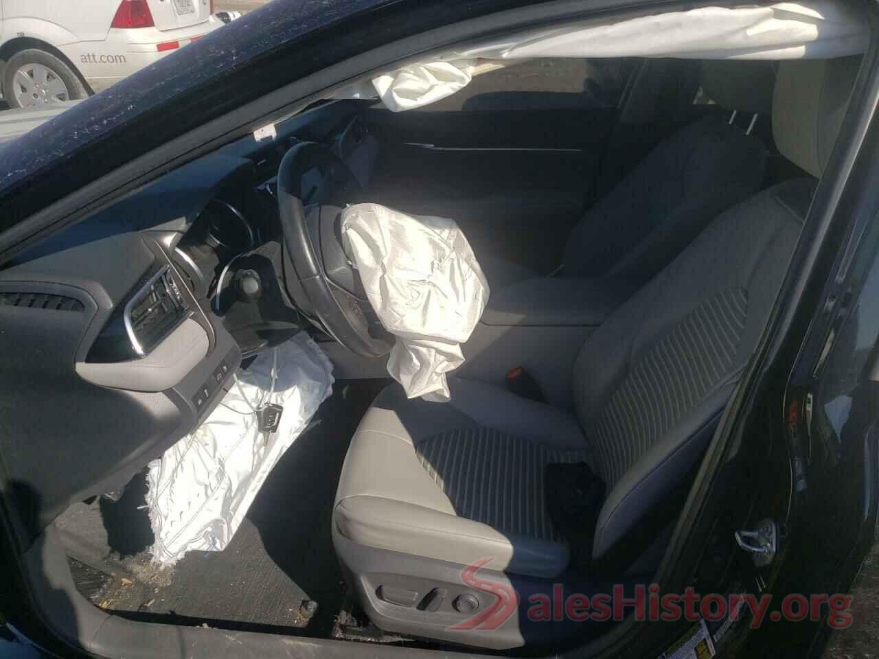 4T1B11HK0JU502627 2018 TOYOTA CAMRY