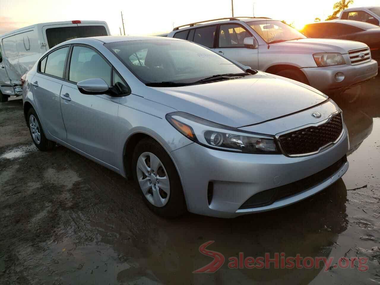 3KPFK4A74JE221133 2018 KIA FORTE