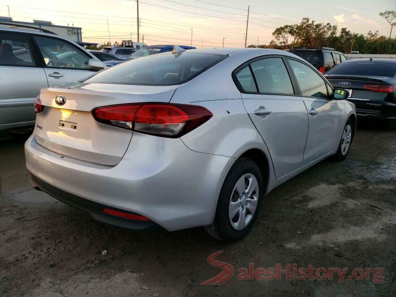 3KPFK4A74JE221133 2018 KIA FORTE