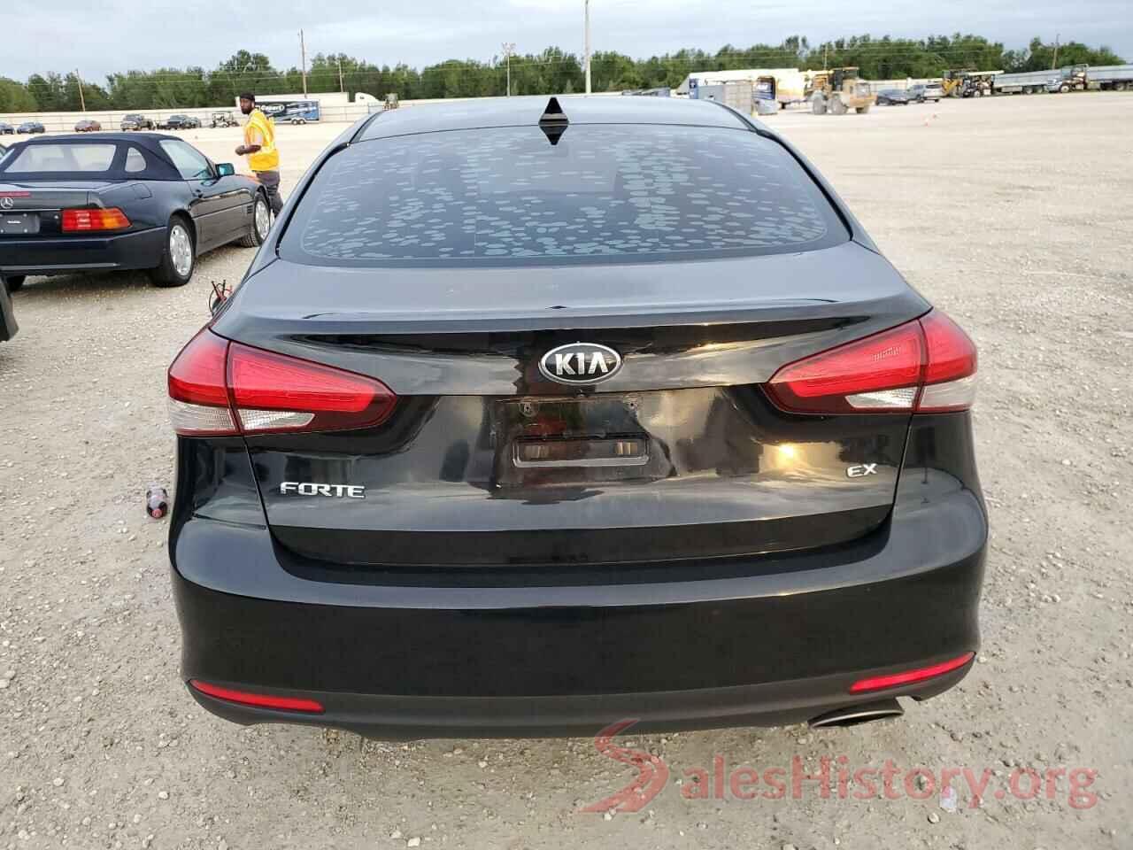 3KPFN4A88JE166766 2018 KIA FORTE