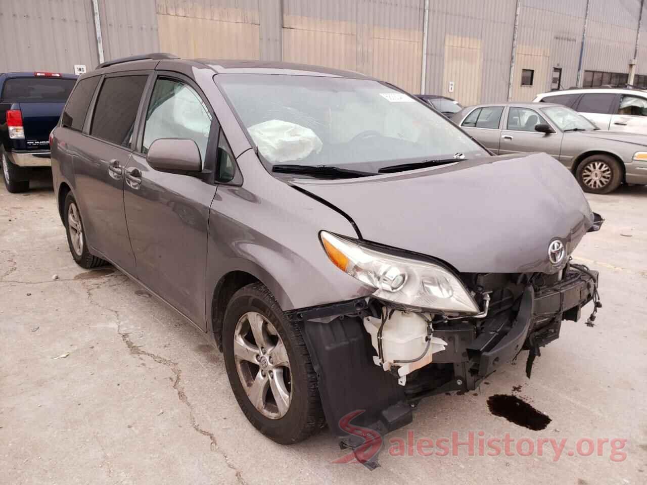 5TDKK3DC7FS569717 2015 TOYOTA SIENNA