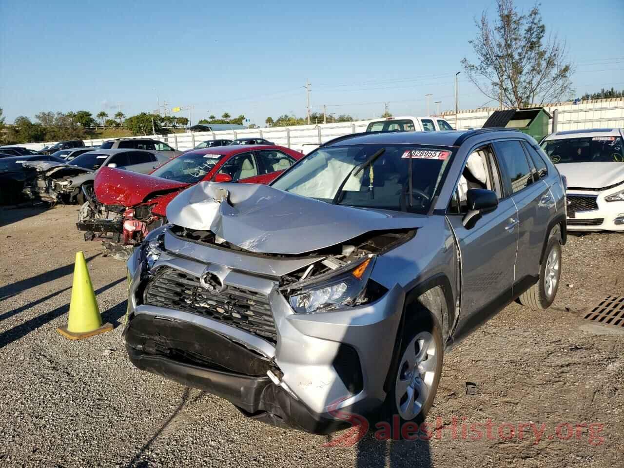 JTMH1RFV4KJ015749 2019 TOYOTA RAV4