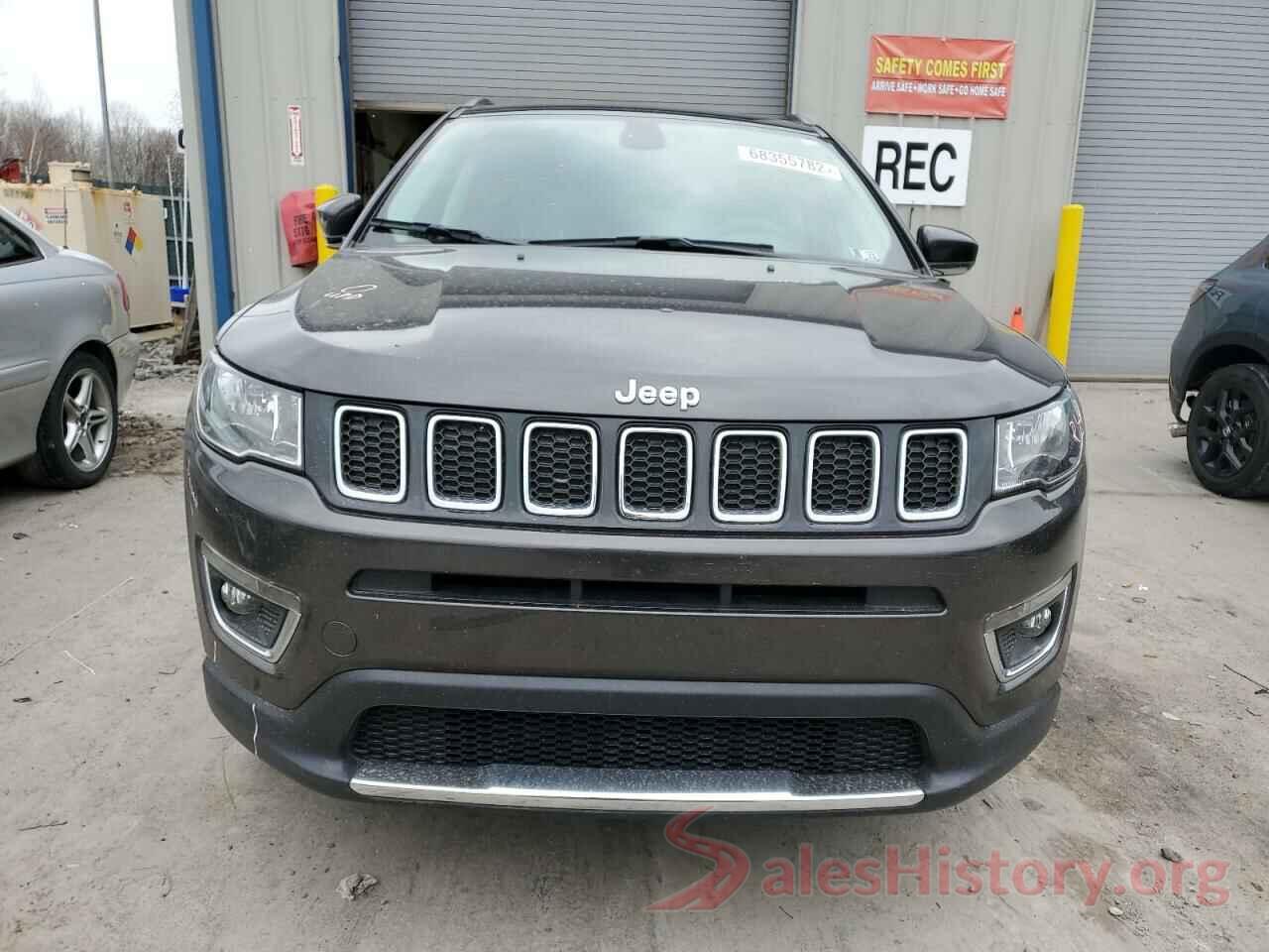 3C4NJDCB8JT112816 2018 JEEP COMPASS