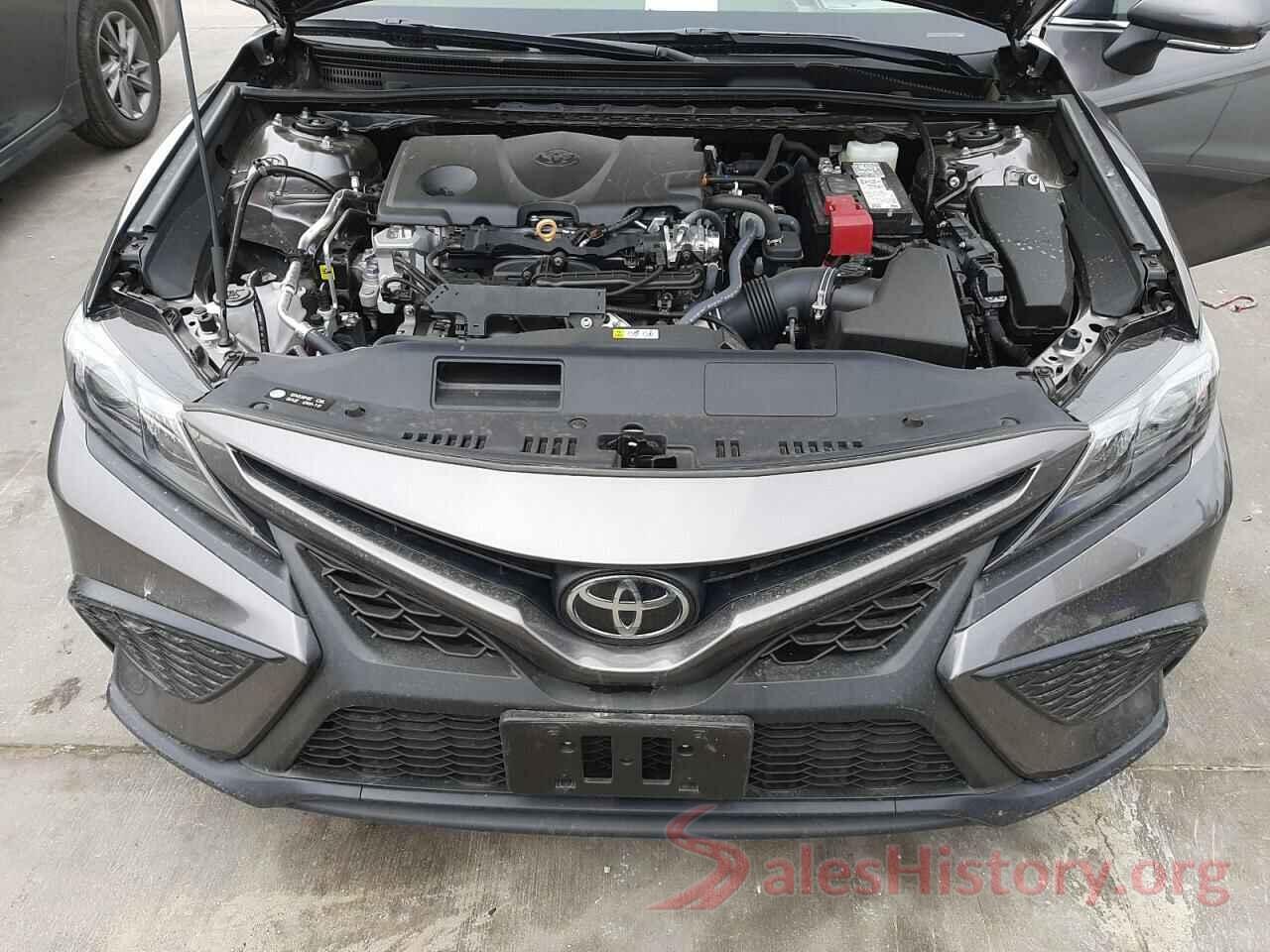 4T1G11AK2NU621950 2022 TOYOTA CAMRY