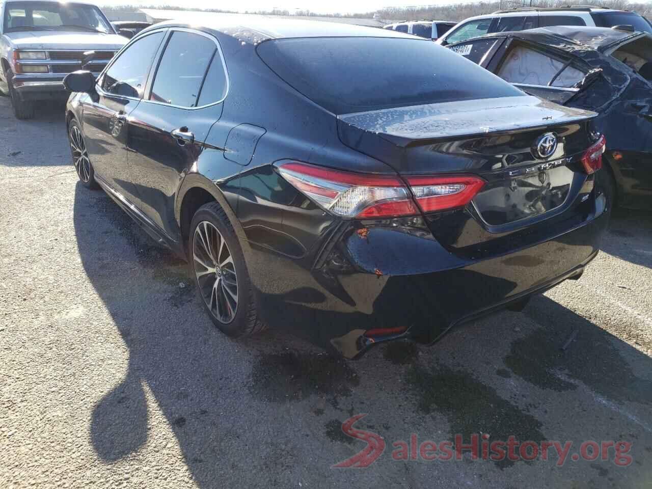 4T1B11HK8JU120748 2018 TOYOTA CAMRY