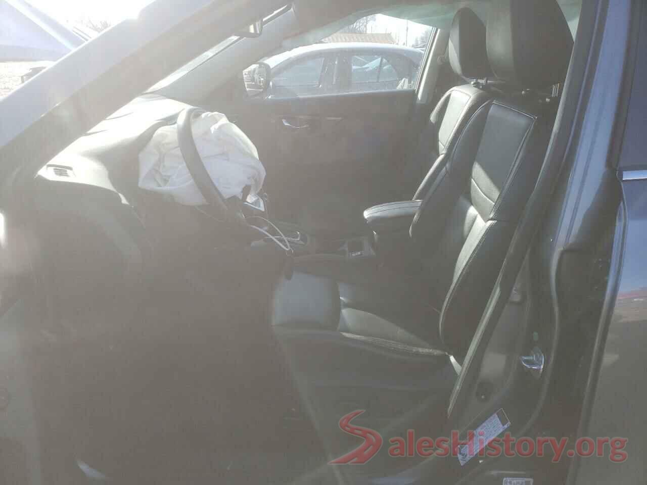 JN8AT2MV0JW317258 2018 NISSAN ROGUE