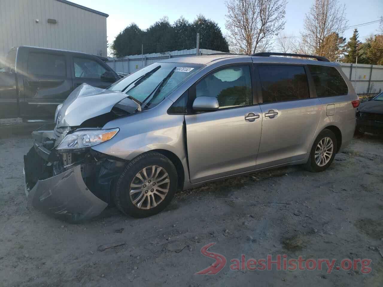 5TDYZ3DC1HS899975 2017 TOYOTA SIENNA