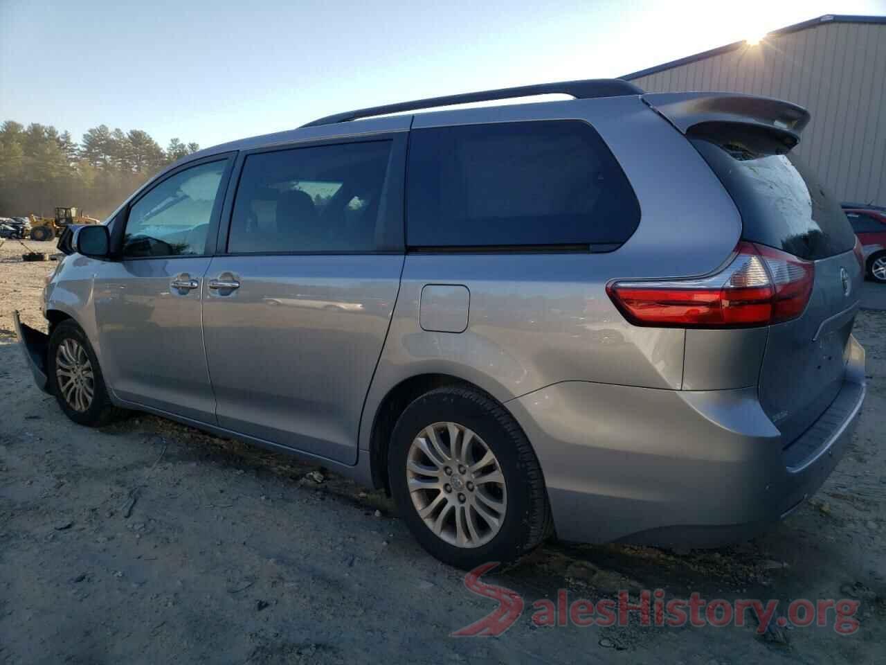 5TDYZ3DC1HS899975 2017 TOYOTA SIENNA