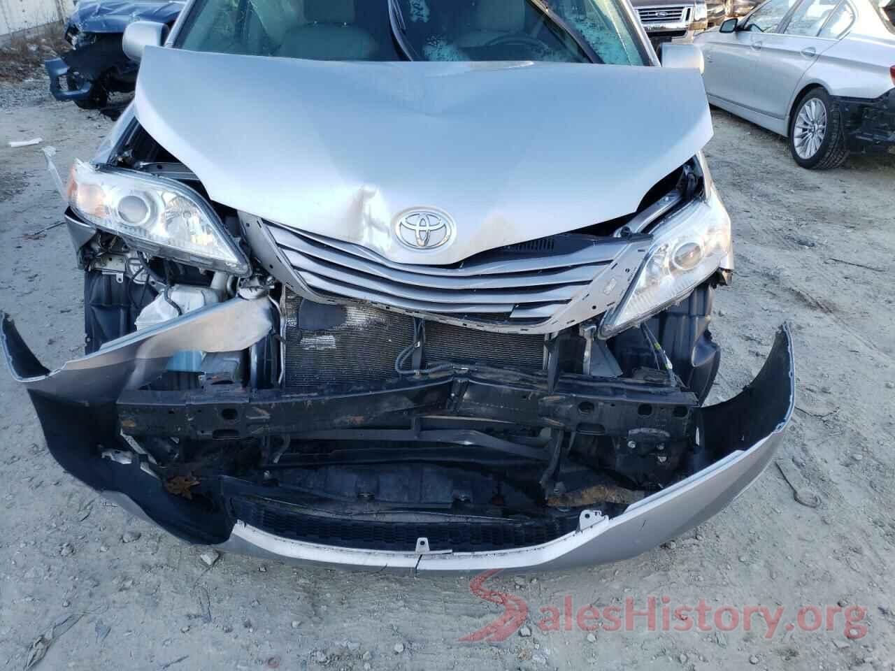 5TDYZ3DC1HS899975 2017 TOYOTA SIENNA