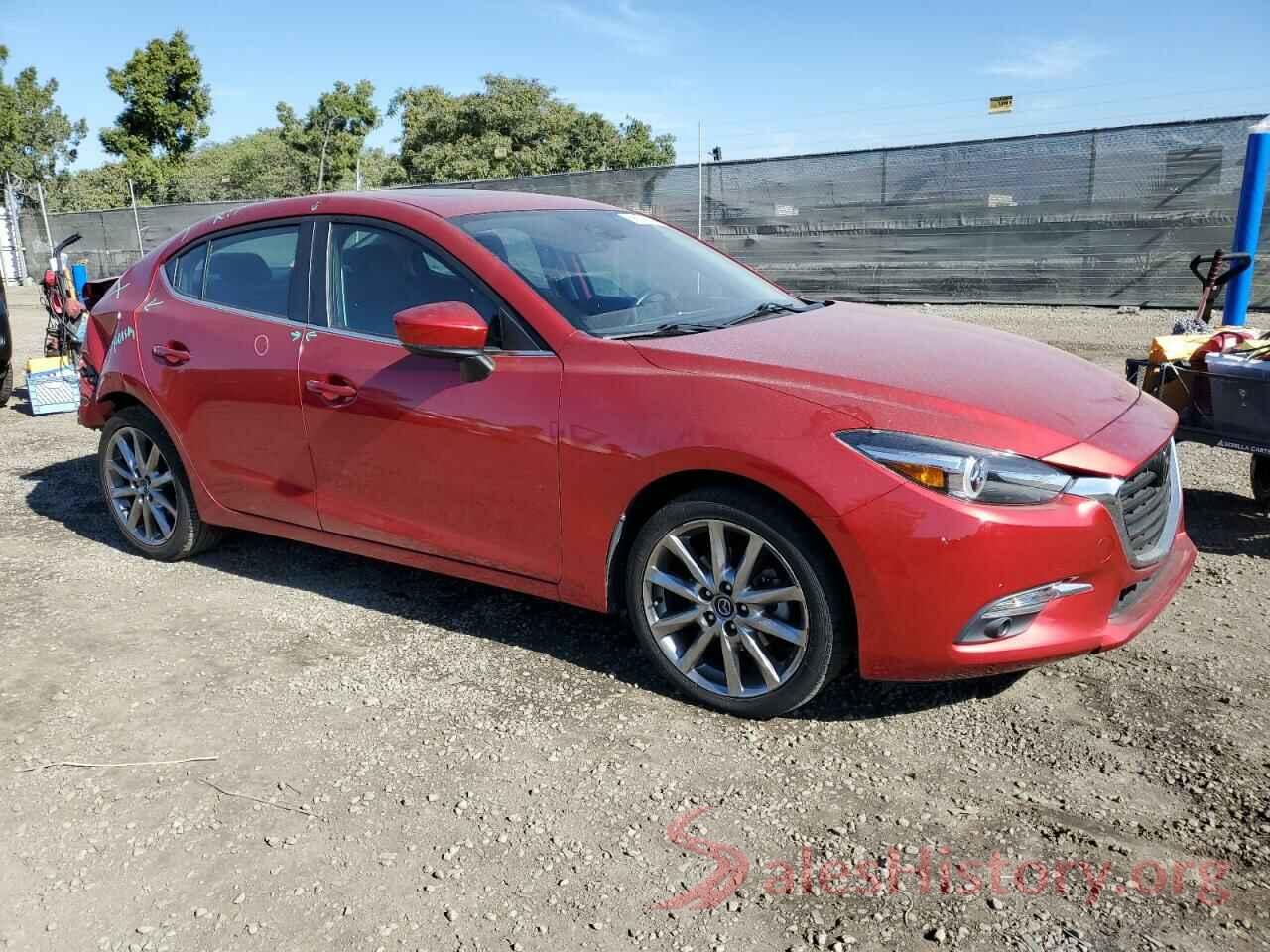 3MZBN1W33JM240477 2018 MAZDA 3