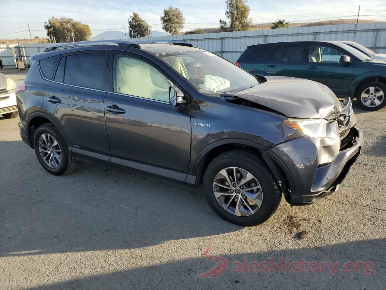 JTMRJREV3HD113815 2017 TOYOTA RAV4