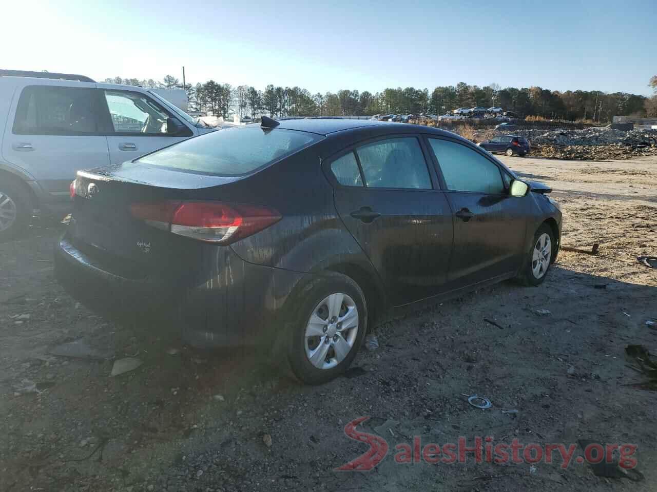 3KPFK4A74HE158335 2017 KIA FORTE