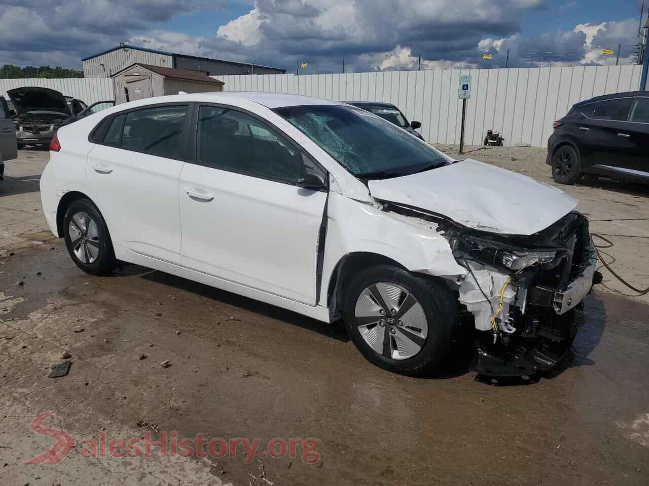 2021 HYUNDAI IONIQ VIN KMHC65LCXMU258082, rear 3/4 view