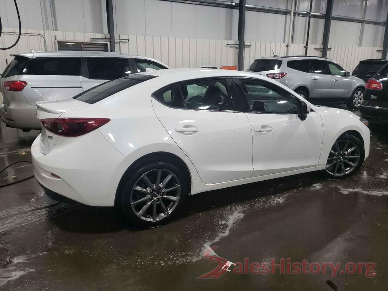 3MZBN1W36JM160042 2018 MAZDA 3