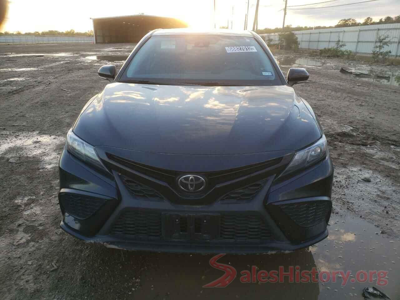 4T1G11AK0NU640352 2022 TOYOTA CAMRY