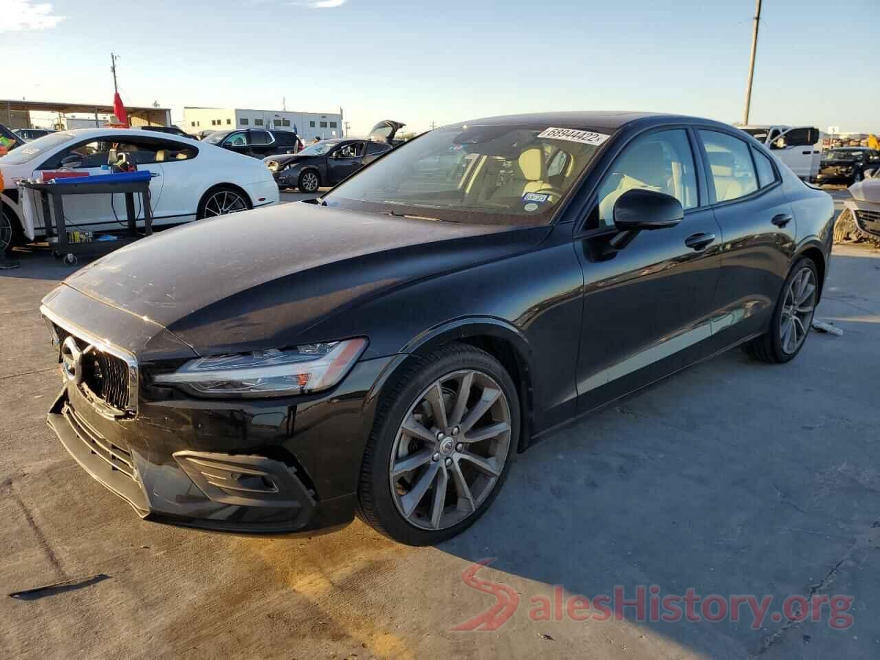 7JR102FK2KG009464 2019 VOLVO S60