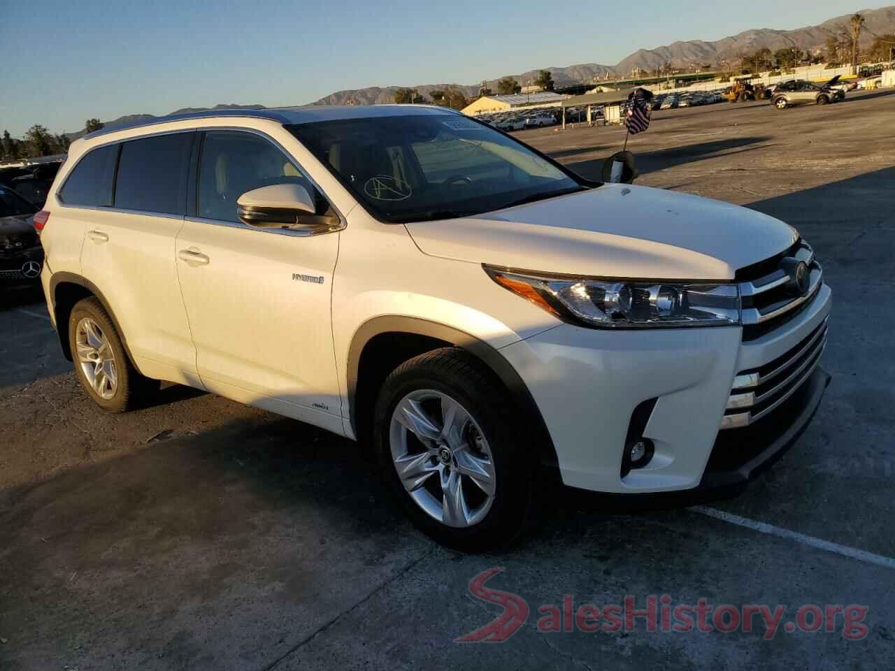 5TDDGRFH6KS062632 2019 TOYOTA HIGHLANDER