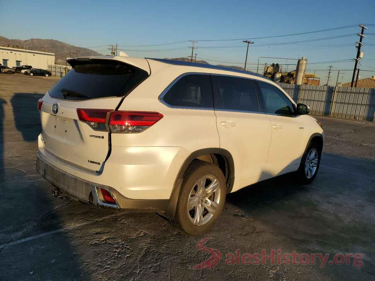 5TDDGRFH6KS062632 2019 TOYOTA HIGHLANDER