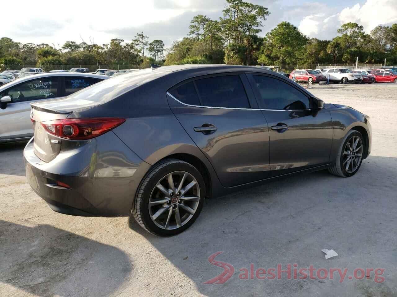 3MZBN1W33JM164632 2018 MAZDA 3