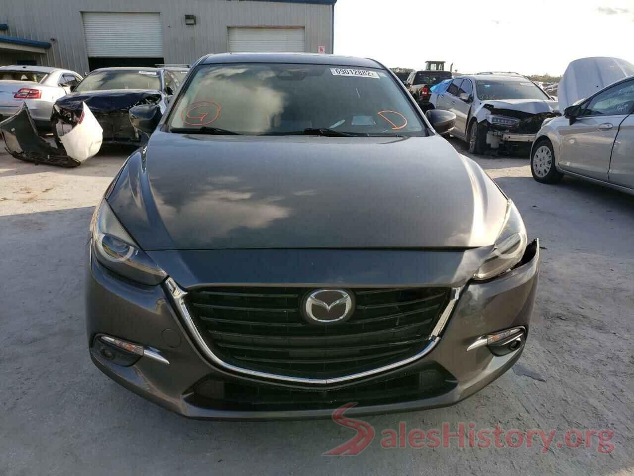 3MZBN1W33JM164632 2018 MAZDA 3